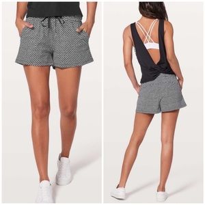 Lululemon On The Fly Shorts Size 4